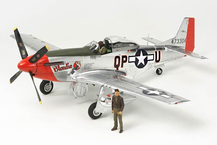 Tamiya 25151 Mustang P-51D, Silver Color Plated (Норт Америкэн Р-51D «Мустанг» Американский одноместный истребитель, с металлизированным внешним покрытием серебристого цвета) 