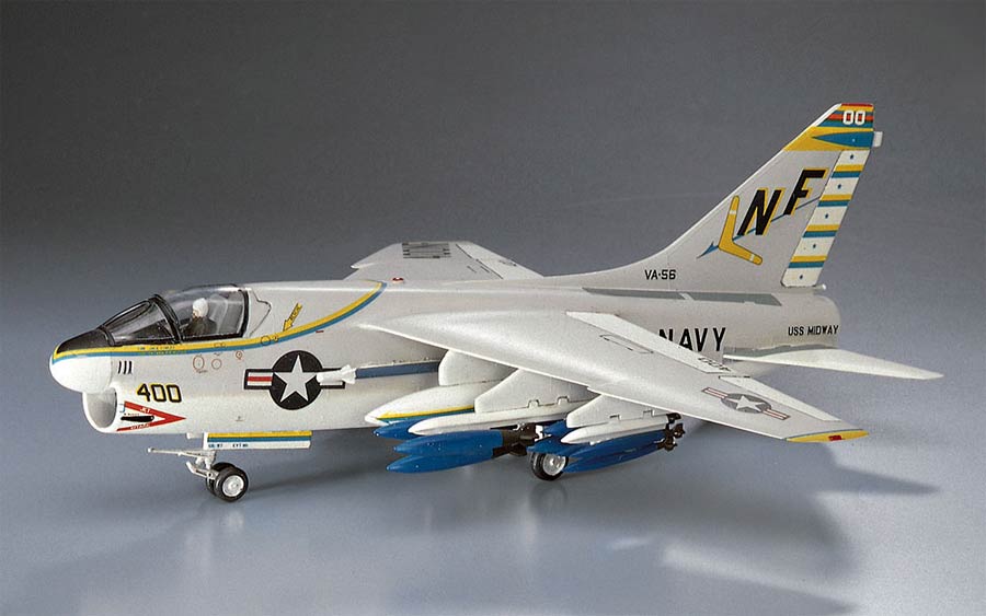 Hasegawa B8 A-7A Corsair II (U.S. NAVY Carrier-baser Attacker)
