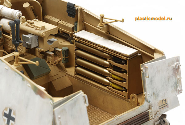 Tamiya 35335 Sd.Kfz.164 Nashorn 8.8cm Pak43/1 auf Geshützwagen III/IV («Насхорн» германская самоходная артиллерийская установка c 88-мм. пушкой Pak43/1 на шасси Geschützwagen III/IV)