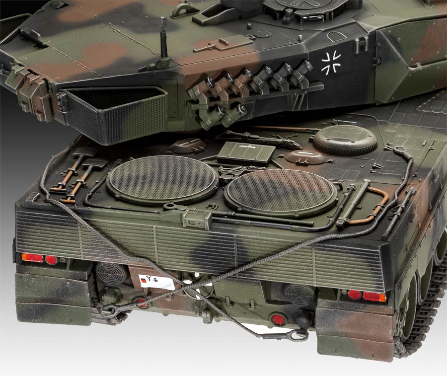 Revell 03281 Leopard 2 A6/A6NL («Леопард 2» модификации A6/A6NL немецкий танк)