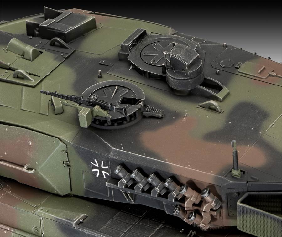 Revell 03281 Leopard 2 A6/A6NL («Леопард 2» модификации A6/A6NL немецкий танк)