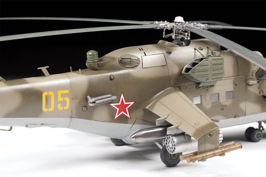 Звезда 4823 Mi-24V/VP Soviet Attck Helicopter (Ми-24 В/ВП Российский ударный вертолет)