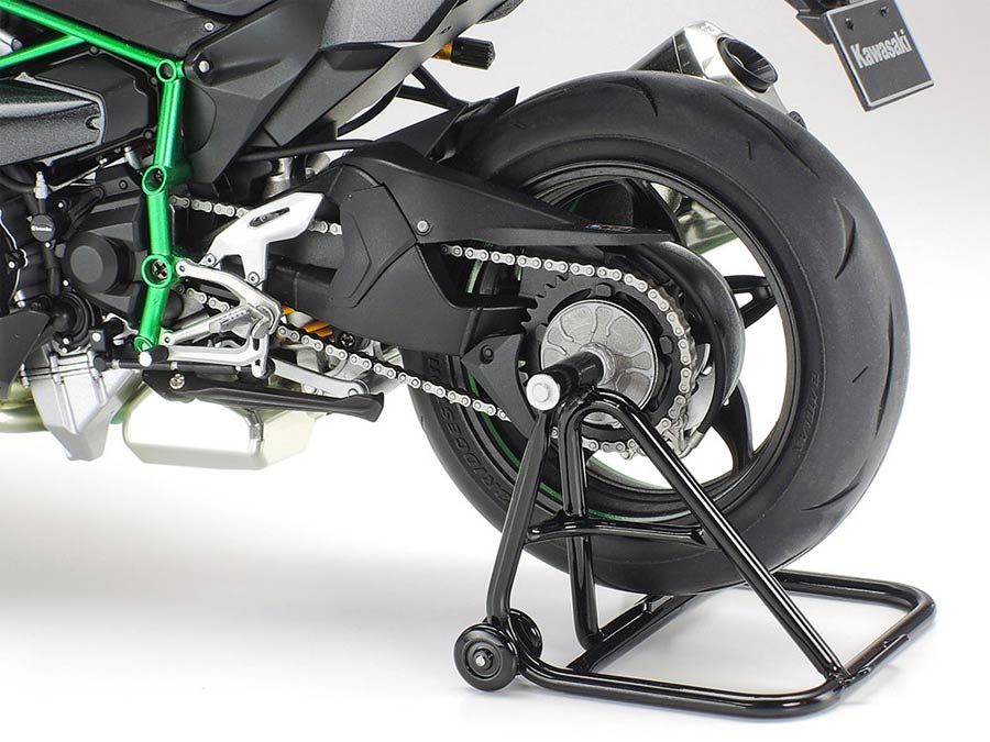 Tamiya 14136 Kawasaki Ninja H2 Carbon (Кавасаки «Ниндзя H2 карбон»)