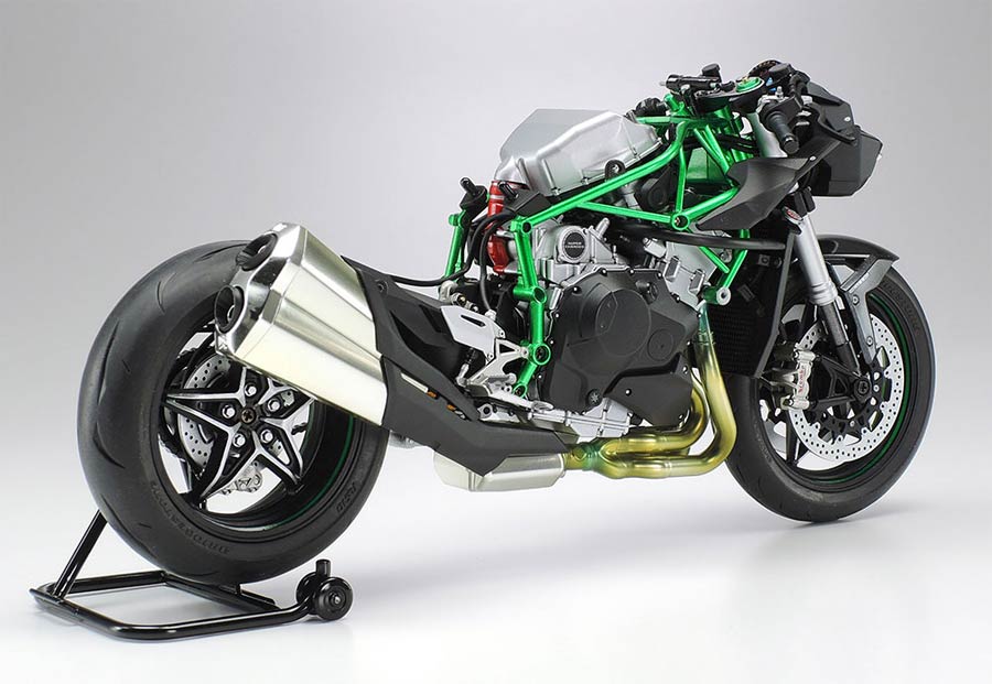 Tamiya 14136 Kawasaki Ninja H2 Carbon (Кавасаки «Ниндзя H2 карбон»)