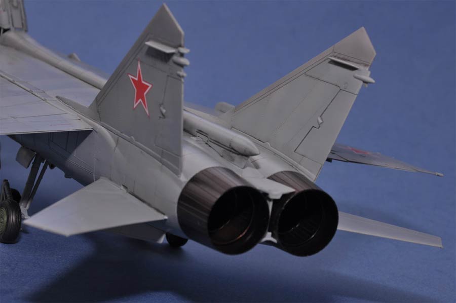 HobbyBoss 81753 Russian MiG-31 Foxhound (МиГ-31 советский и российский истребитель-перехватчик)