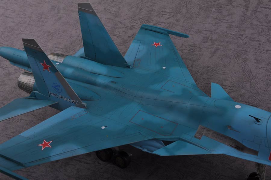 HobbyBoss 81756 Russian Su-34 Fullback Fighter-Bomber (Су-34 советский/российский многофункциональный сверхзвуковой истребитель-бомбардировщик)