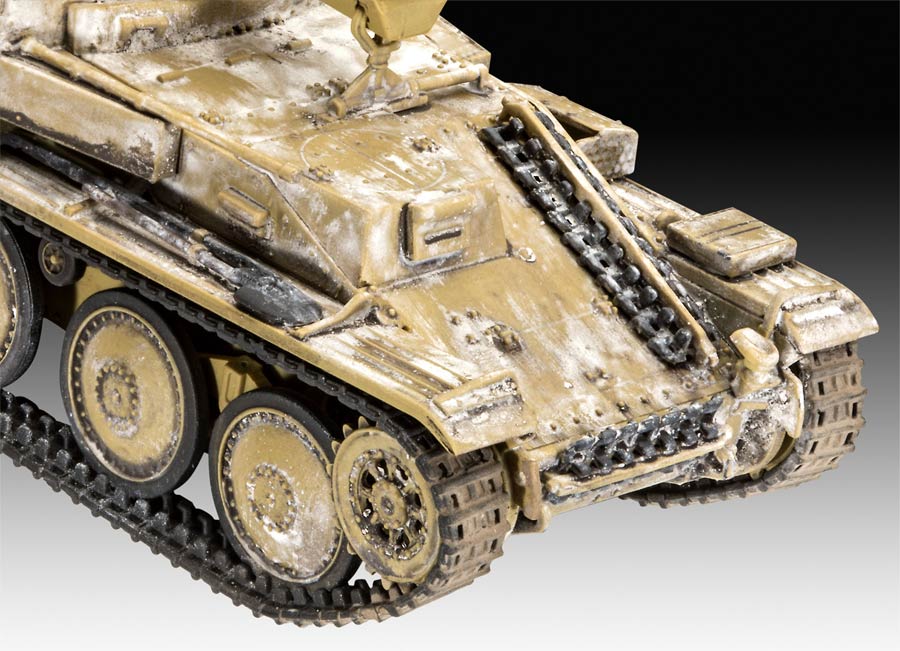 Revell 03315 Sturmpanzer 38(t) Grille Ausf. M («Грилле М» немецкая самоходная артиллерийская установка)