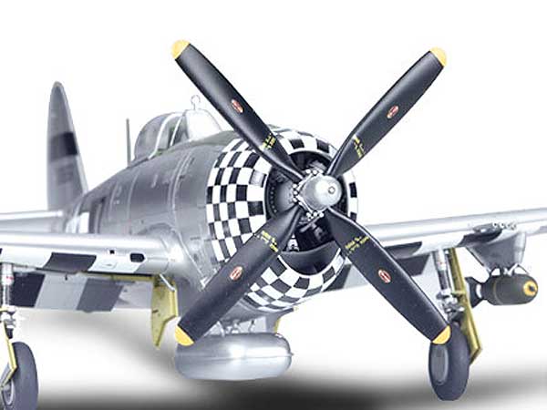 Tamiya 61090 Republic P-47D Thunderbolt "Bubbletop" (Рипаблик P-47D «Тандерболт» «Бабблтоп» / с фонарём каплевидной формы)