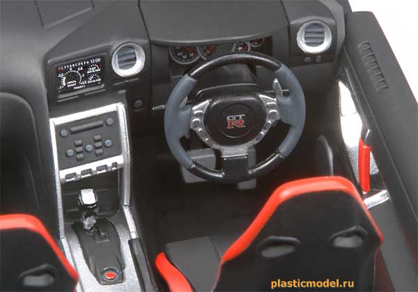 Tamiya 24300 Nissan GT-R (Ниссан GT-R)