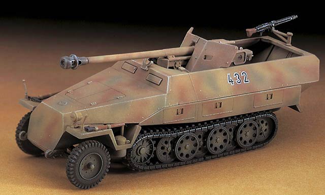 Hasegawa MT45 Sd.Kfz.251/22 Ausf. D Pakwagen German Army Armored Halftruck w/Anti Tank Gun